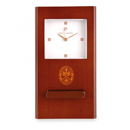 Reloj madera con emblema